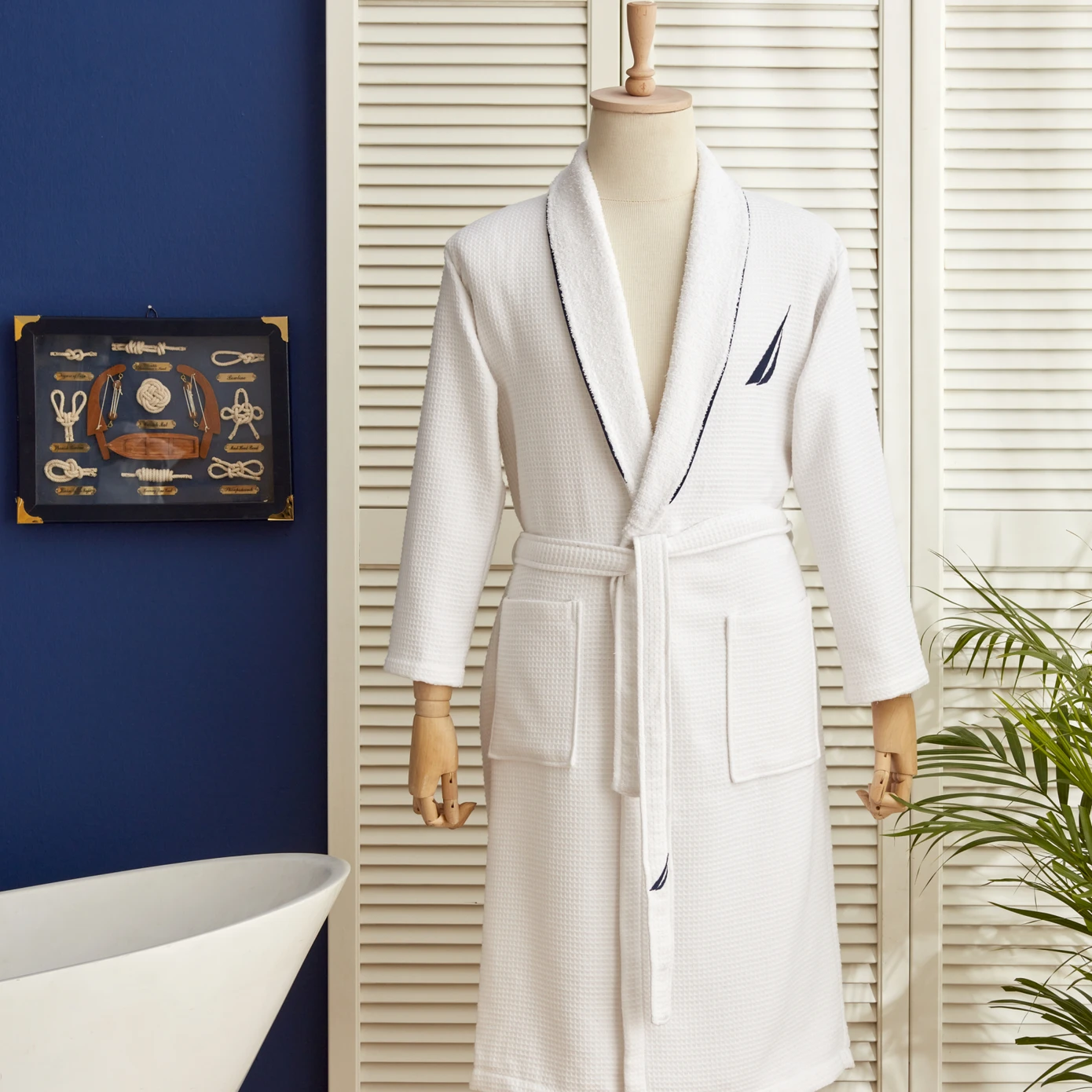 NAU SAIL WHITE BORNOZ S-M