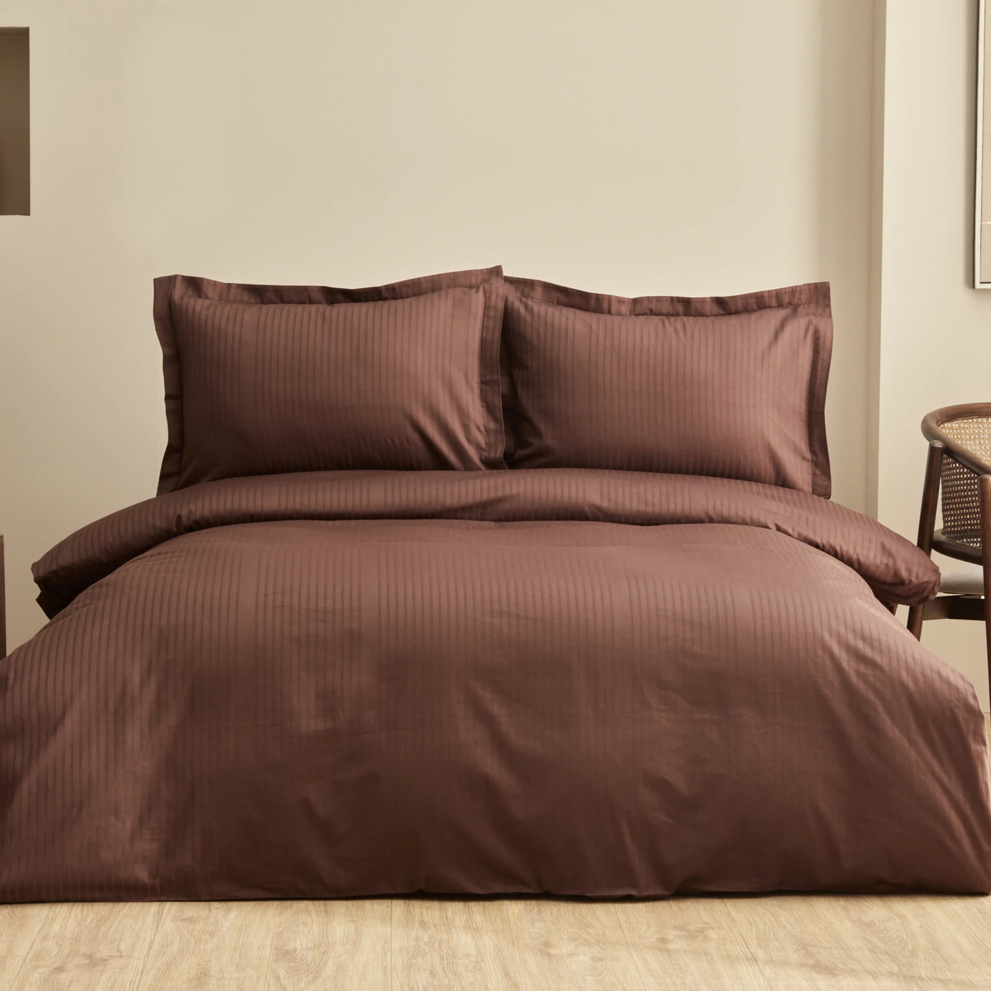 غطاء لحاف UNIQ BROWN 100% PMK SATIN TEK KS TKM