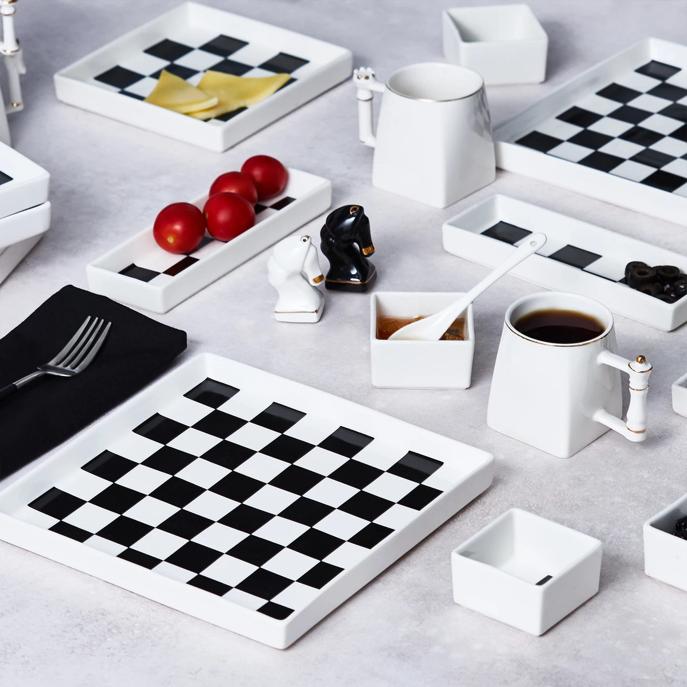 KARACA CHESS 22 PIECES BREAKFAST SET SQUARE