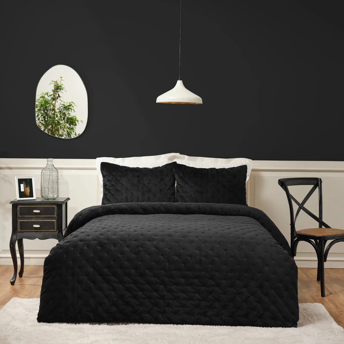 [200.21.01.0166] TIANA BLACK DOUBLE KS CHESTER BED MATTRESS