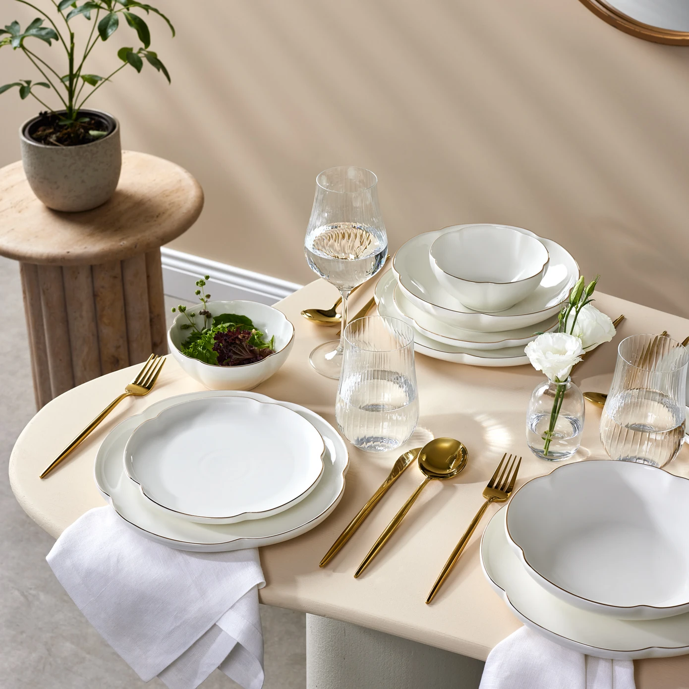 [153.03.08.5037] KARACA FLORA 24 PARÇA 6 KİŞİLİK PORSELEN YEMEK TAKIMI