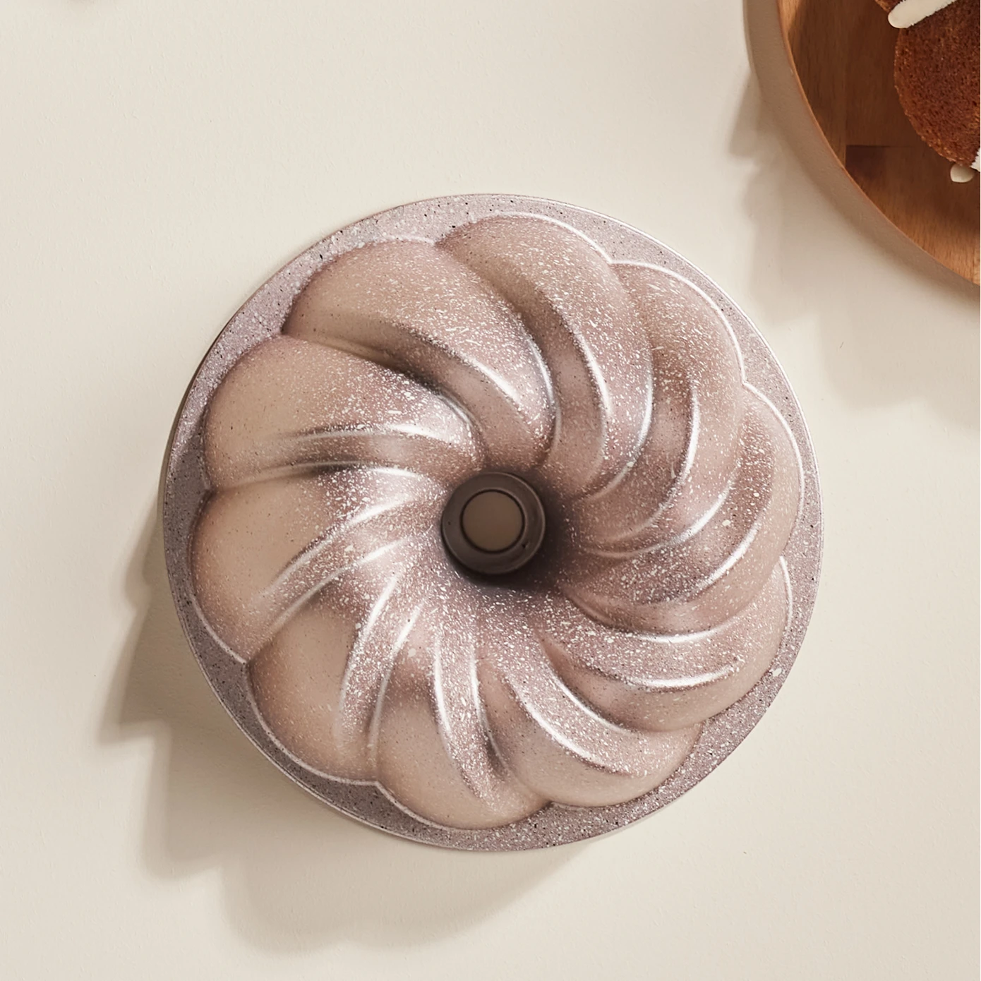 [153.09.01.3512] KARACA POLO ROSEGOLD CAST CAKE MOLD 25 CM