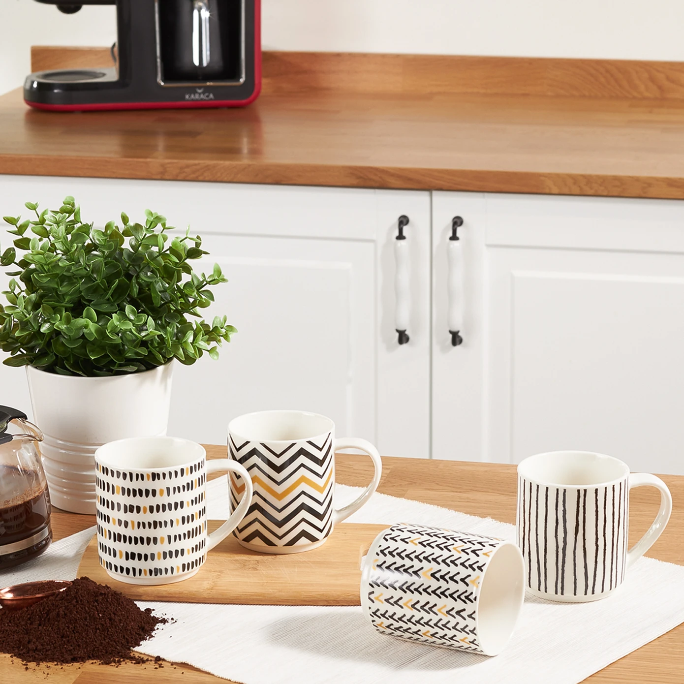 [153.03.07.7746] KARACA NOMAR 5 PRÇ MUG SET STANDLI