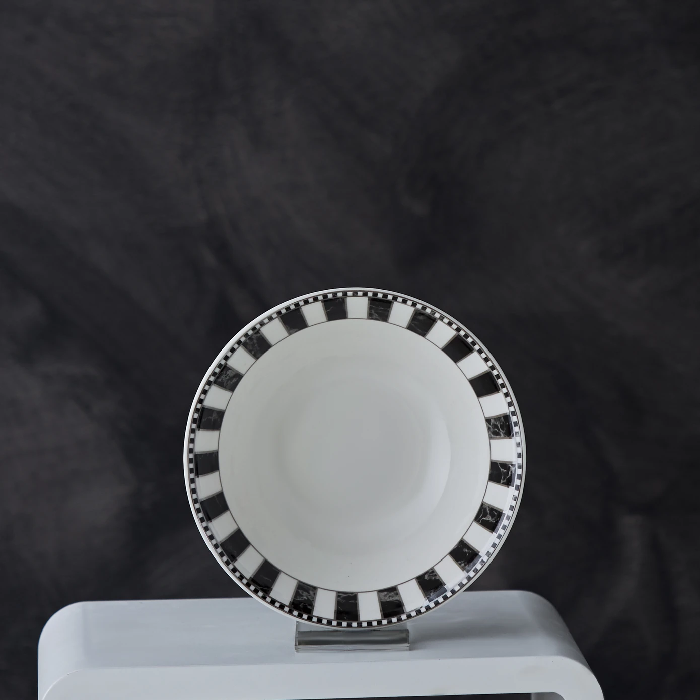 [153.03.08.3673] حافظة باب زجاجي 14 سم