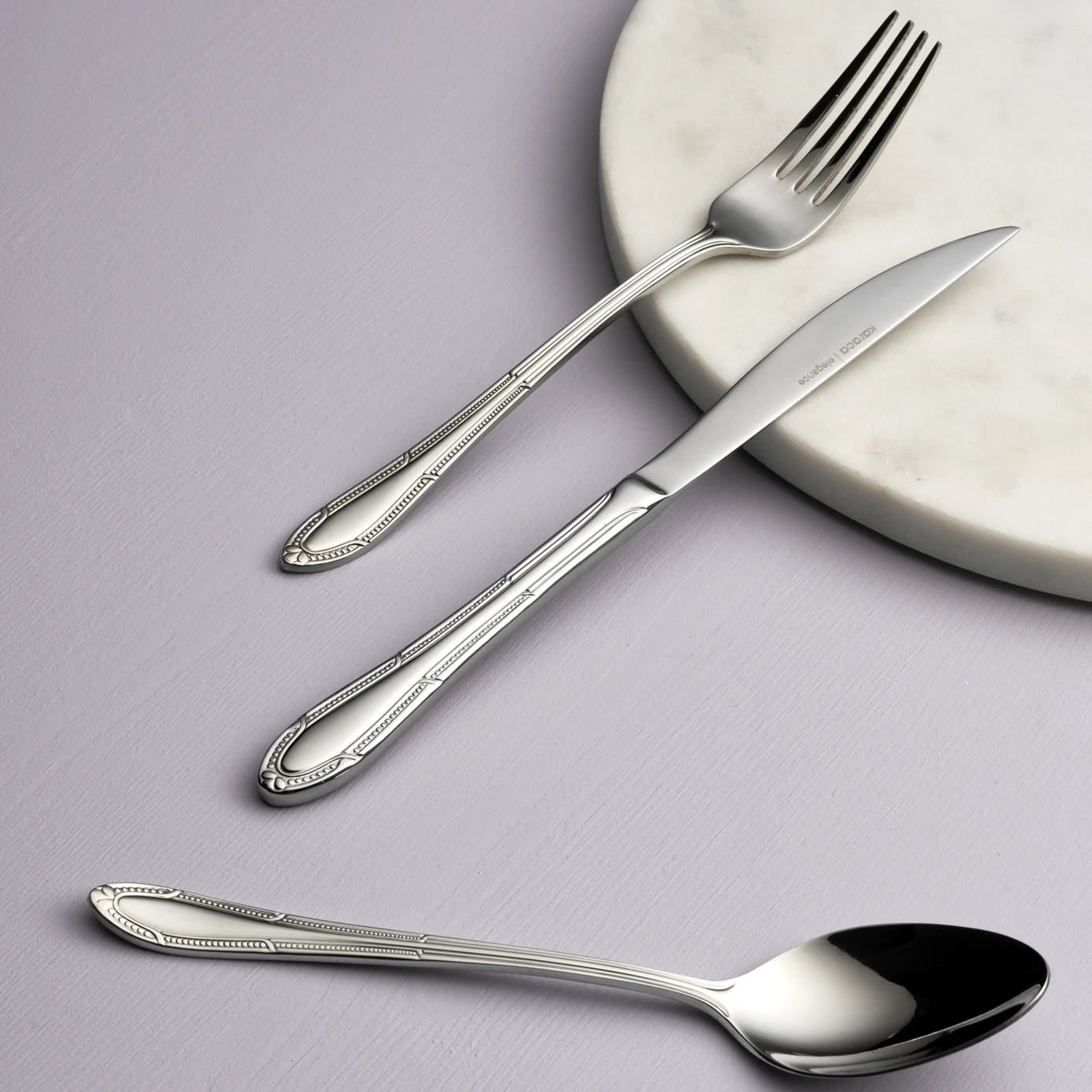 [153.02.01.0199] كاراجا شكب فيينا 84 قطعة أناقة معلبة