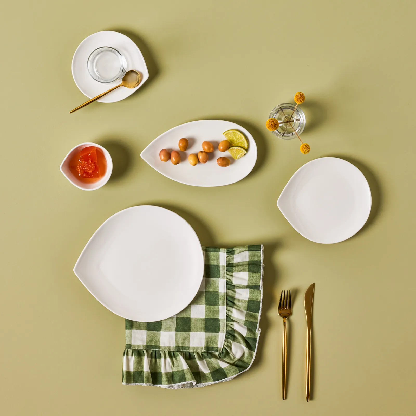 [153.03.08.4502] كاراجا سولتا 26 قطعة مجموعة الإفطار RND