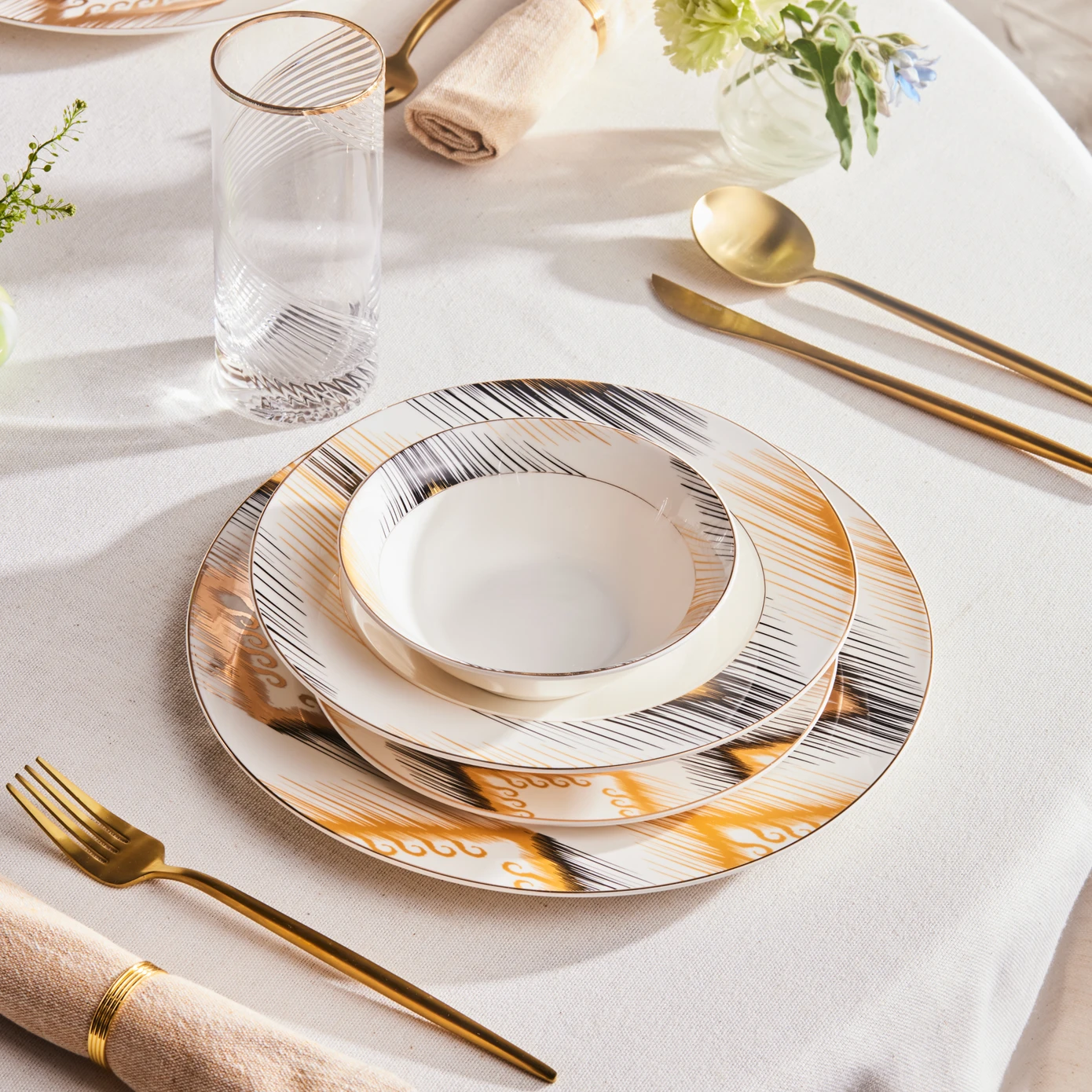 [153.09.01.3514] KARACA CALIDAD 24 PIECES PORCELAIN DINNER SET FOR 6 PEOPLE