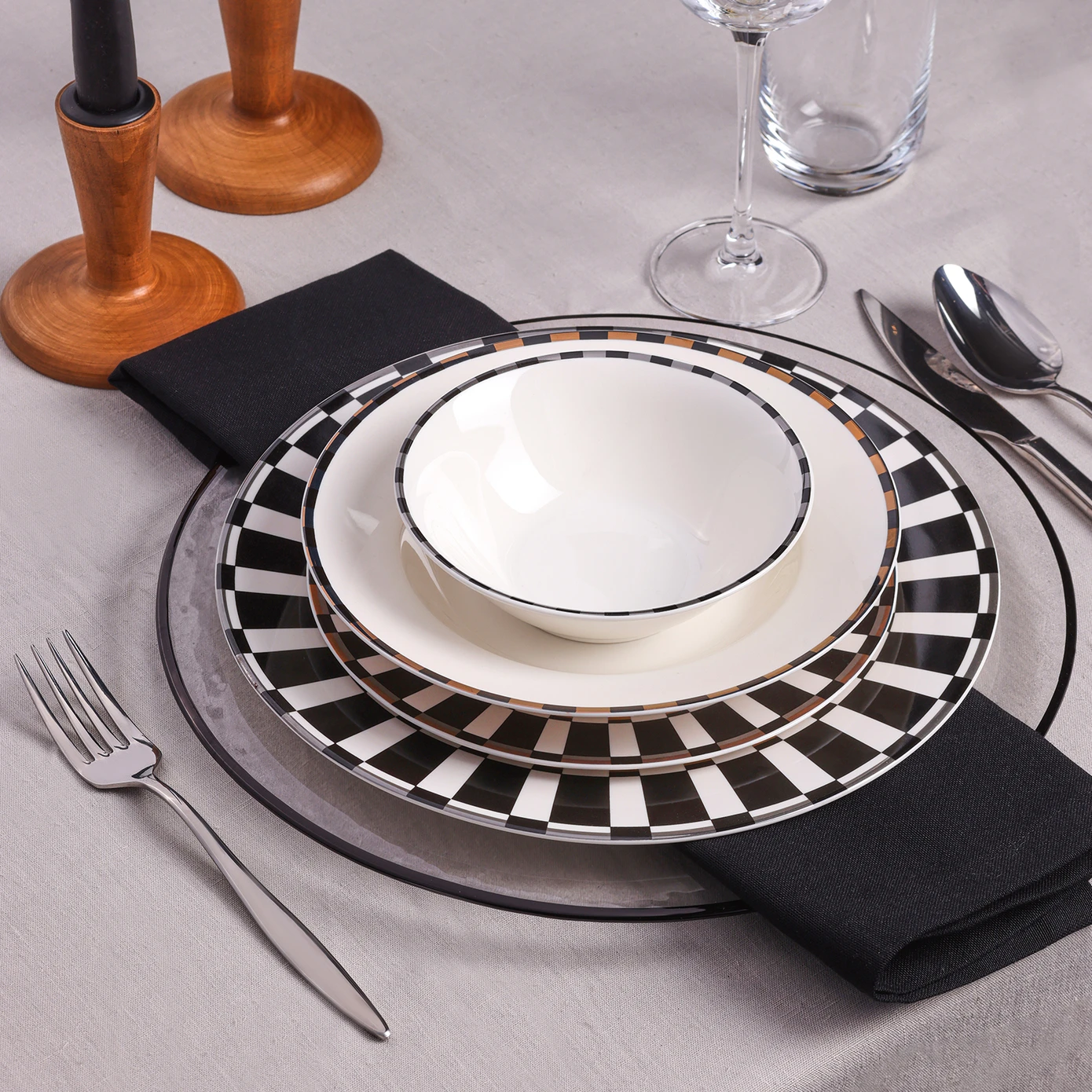 [153.03.06.2400] KARACA ARIES BLACK 24 PIECE DINNER SET